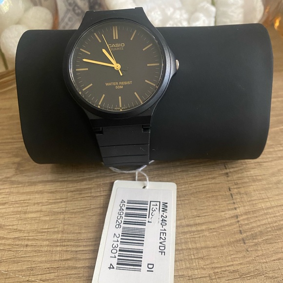 Casio Standard Analog Resin Strap Black Dial Quartz MW-240-1E2VDF Men's Watch - Picture 3 of 5